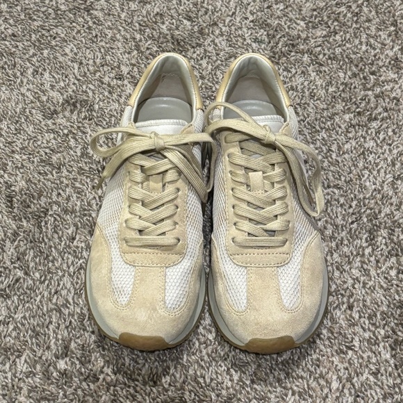 Vince Sneakers EXCELLENT CONDITION size 7 - Picture 2 of 7